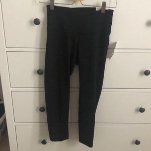 NWT Old Navy Elevate Leggings crop